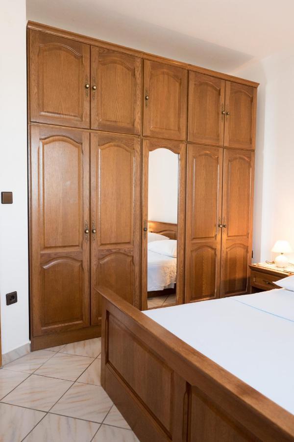 Apartments Anita 2 Rab Town Bagian luar foto